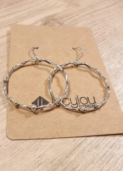 Wavy Silver hoop earring